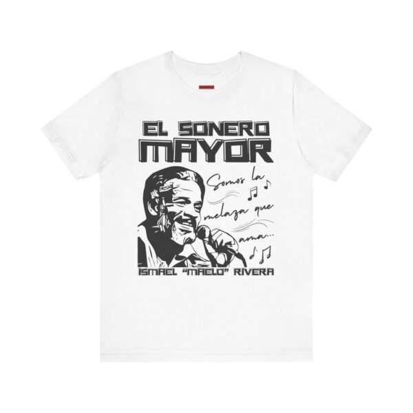 tshirt-blanca-el-sonero-mayor-ismael-rivera Tshirt blanca con el texto El Sonero Mayor, homenaje a Ismael Maelo Rivera y la frase somos la raza que ama